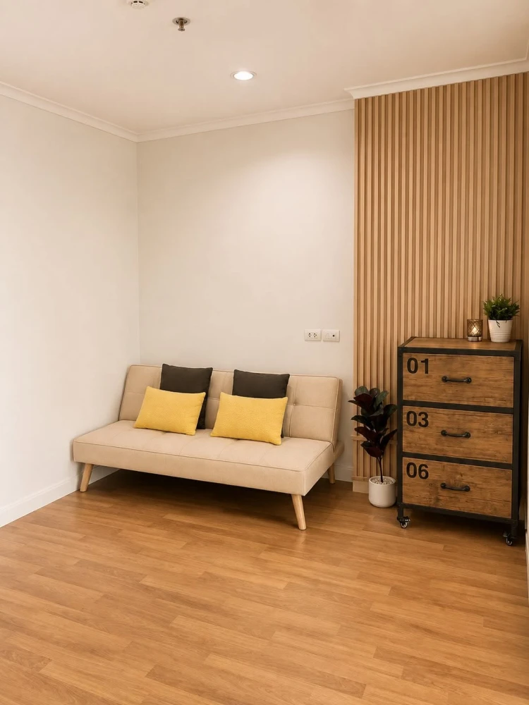 For rent: Lumpini Place Ratchayothin, beautifully decorated minimalist-style room with complete amenities. Book now!