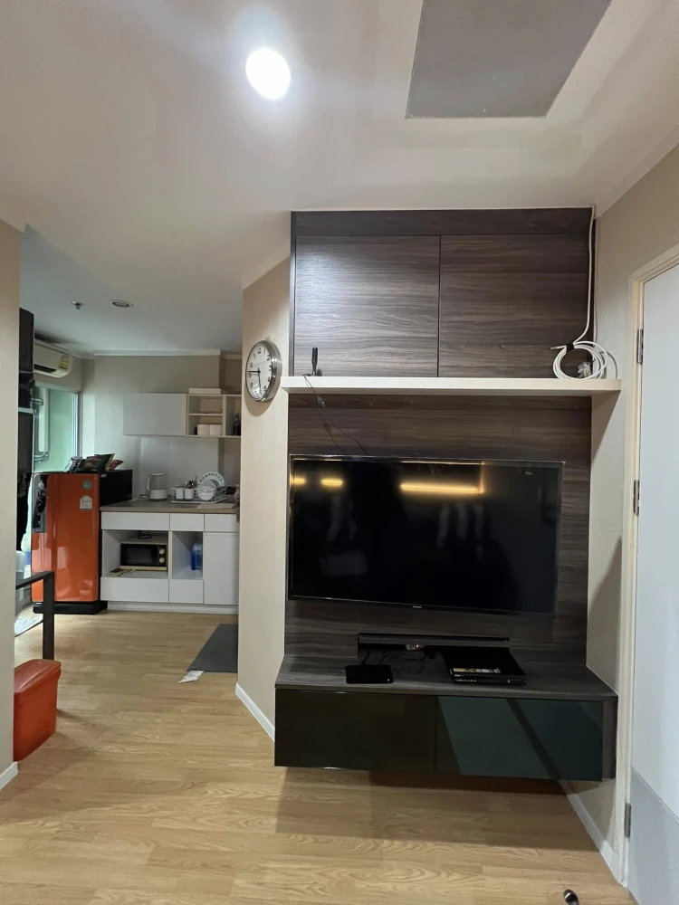 For rent: Lumpini Place Srinakarin-Huamak Station, 1 bedroom, 1 bathroom, fully furnished, hurry and book now.