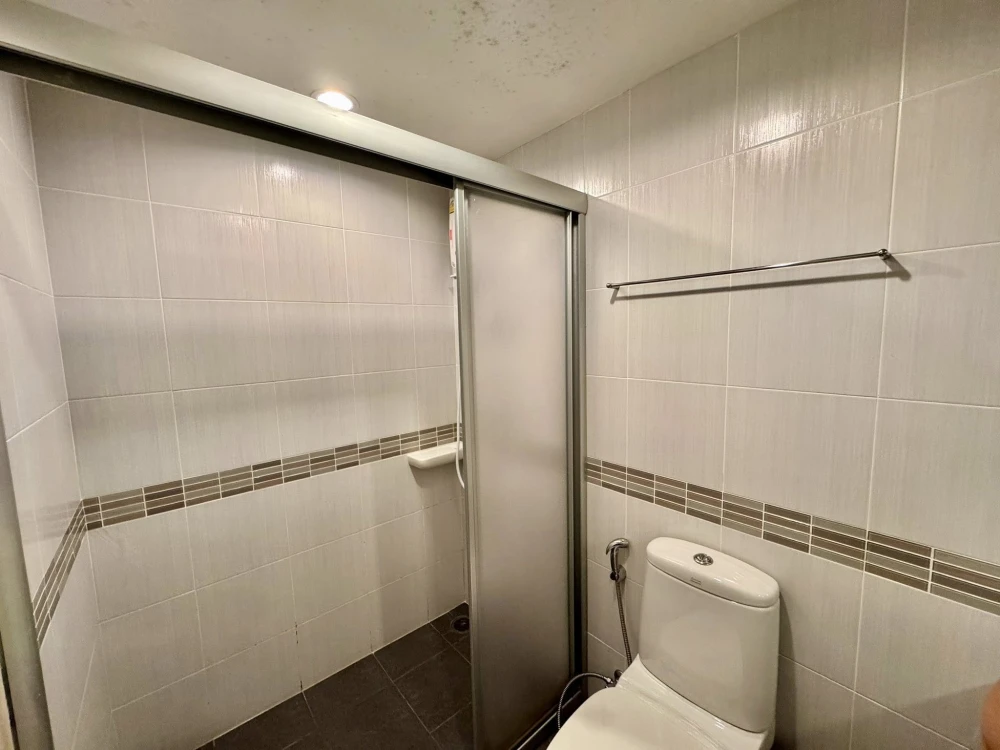 For rent: Lumpini Place Srinakarin-Huamak Station, 1 bedroom, 1 bathroom, fully furnished and equipped. Reserve now!