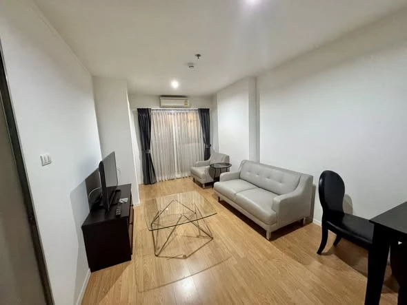 For rent: Lumpini Place Srinakarin-Huamak Station, 1 bedroom, 1 bathroom, fully furnished and equipped. Reserve now!