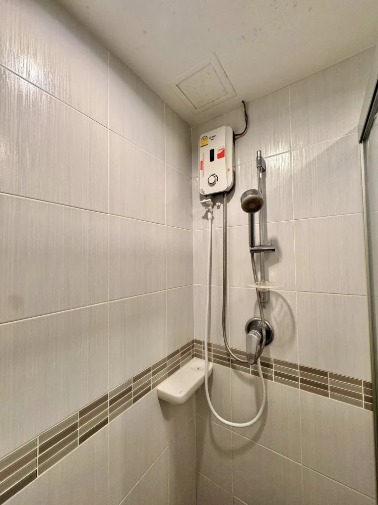 For rent: Lumpini Place Srinakarin-Huamak Station, 1 bedroom, 1 bathroom, fully furnished and equipped. Reserve now!