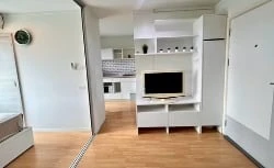 For rent: Lumpini Place Srinakarin-Huamak Station, 1 bedroom, 1 bathroom, fully furnished. Just bring your bags and move in!