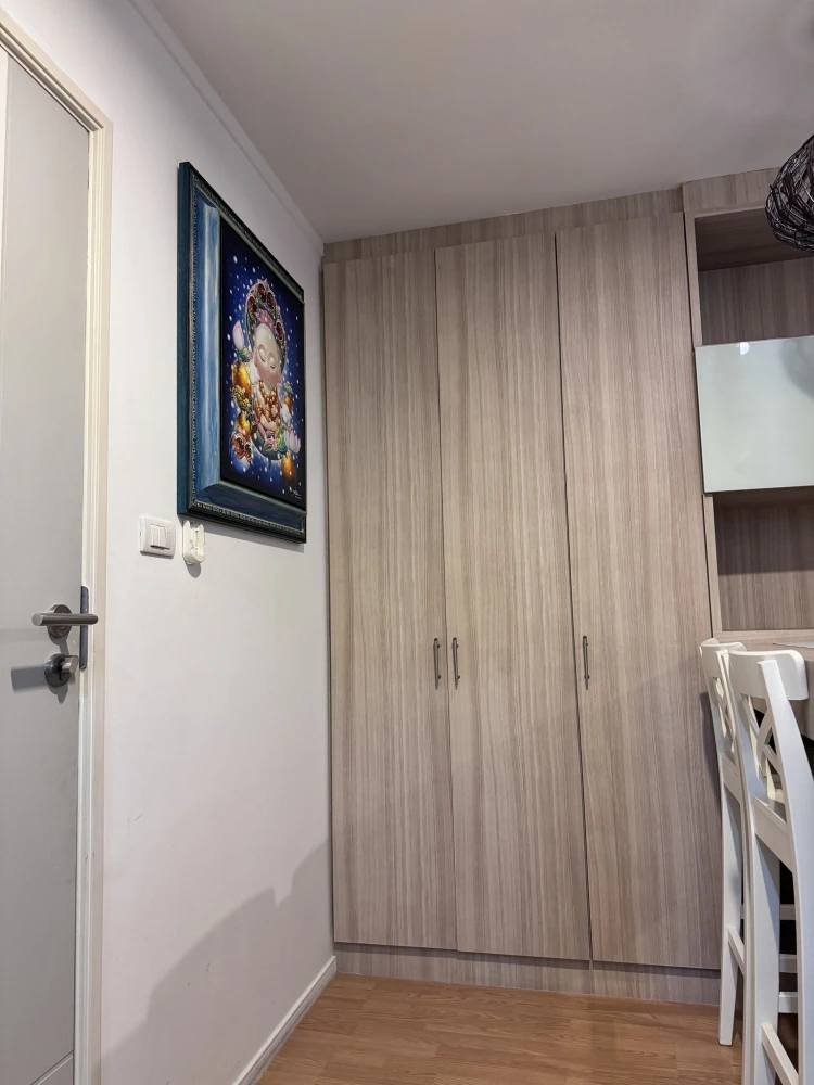 For rent: Lumpini Place Srinakarin-Huamak Station, 19th floor. Beautiful and comfortable room, fully furnished.