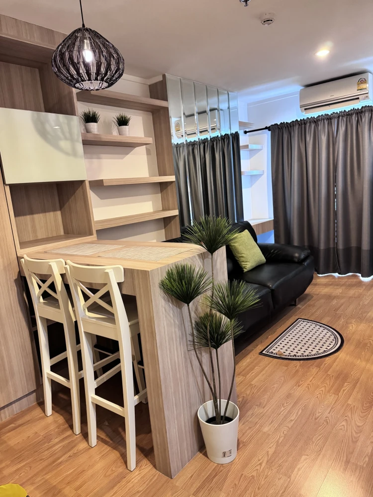 For rent: Lumpini Place Srinakarin-Huamak Station, 19th floor. Beautiful and comfortable room, fully furnished.
