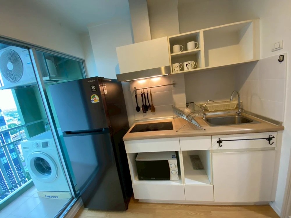 For rent: Lumpini Place Srinakarin-Huamak Station. Nice room, fully furnished. Book now!
