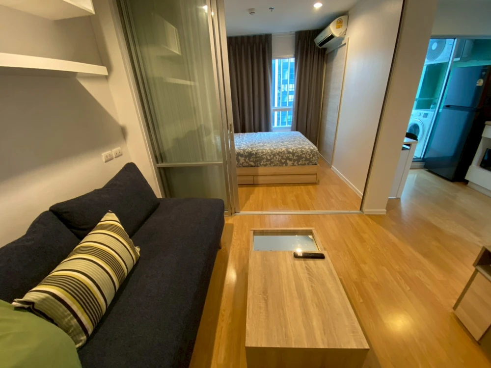 For rent: Lumpini Place Srinakarin-Huamak Station. Nice room, fully furnished. Book now!