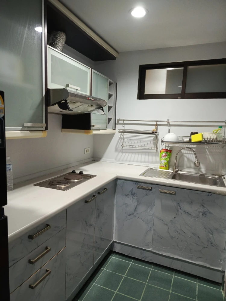 For rent: Lumpini Place Suanplu-Sathorn, spacious room, ready to move in, fully furnished, reserve now.