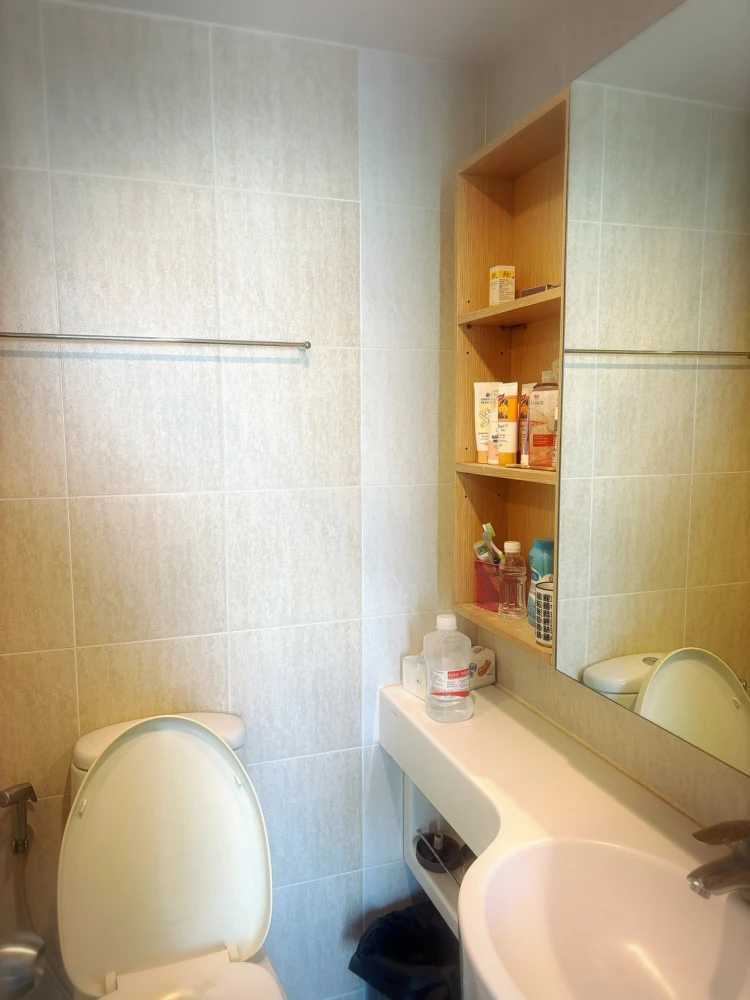 For rent: Lumpini Place Suksawat - Rama 2, high floor unit, fully furnished, affordable price. Book now!