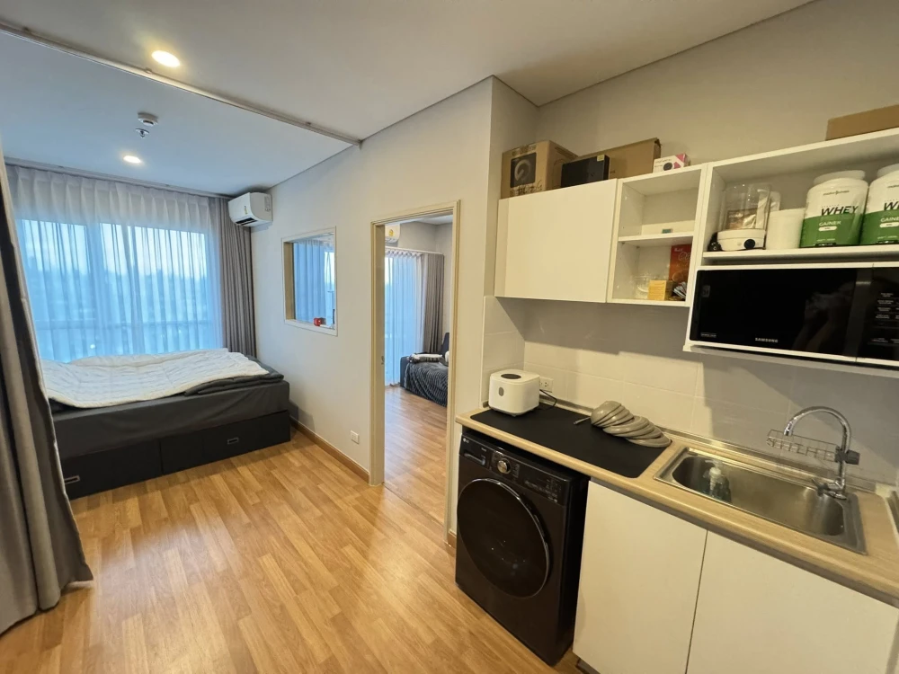 rent/sale Lumpini Place Taopoon - Interchange 1 bedroom, 1 bathroom, lots of usable space, comes with a large sofa, comfortable to sit on, book now.