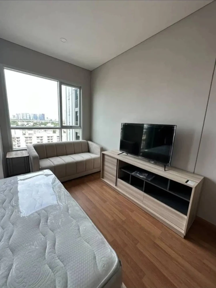 For rent: Lumpini Place Taopoon - Interchange, 16th floor, nice room, fully furnished, reserve now.