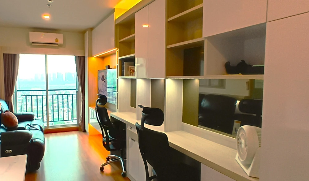 For rent: Lumpini Place Taopoon - Interchange, 25th floor. Nice, fully furnished unit. Book now!