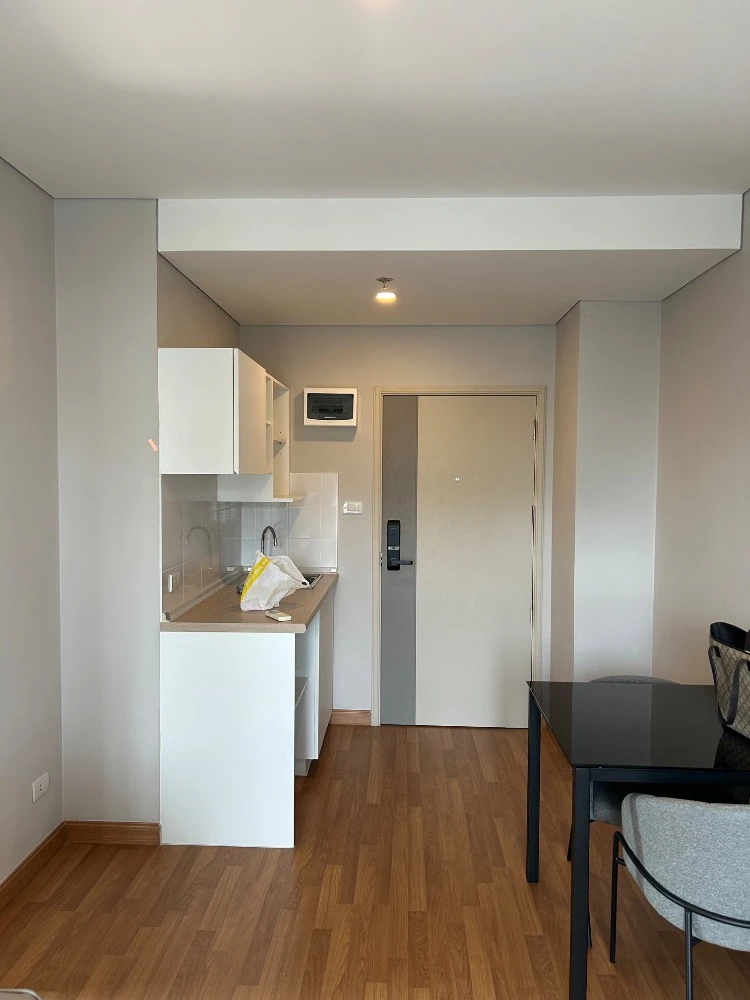 For rent: Lumpini Place Taopoon - Interchange, 5th floor, fully furnished room, just bring your bags and move in. Reserve now!