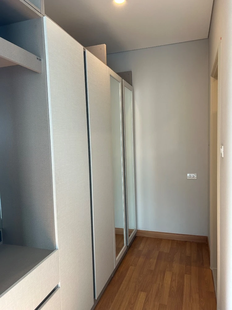 For rent: Lumpini Place Taopoon - Interchange, 5th floor, fully furnished room, just bring your bags and move in. Reserve now!