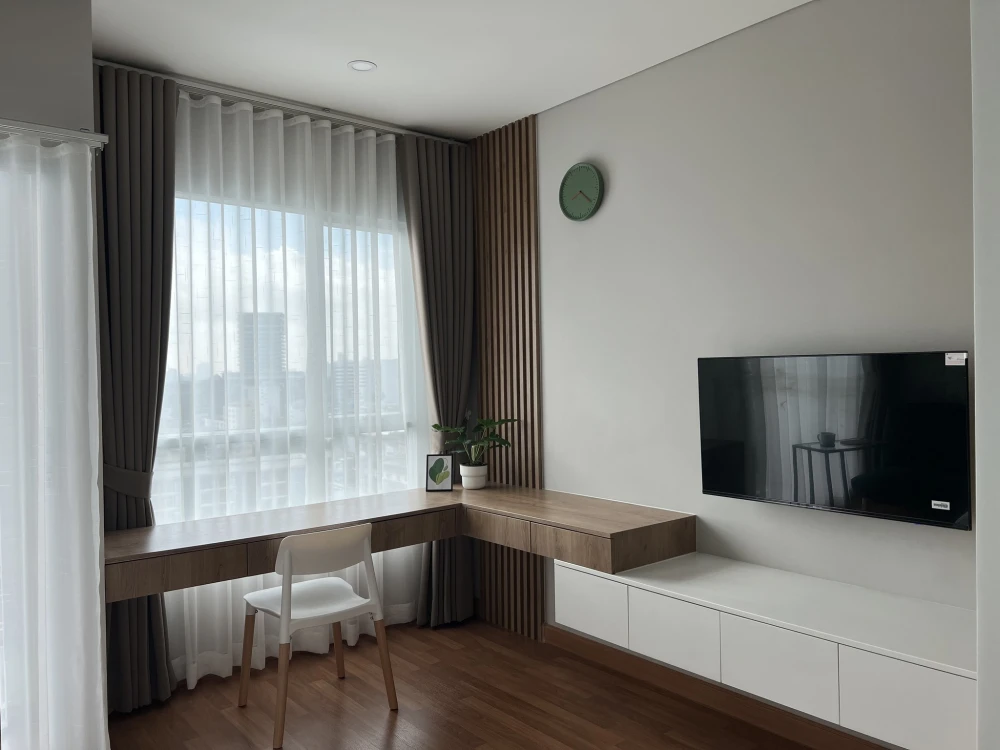 For rent: Lumpini Place Taopoon - Interchange, a comfortable room, decorated in a controlled tone, comes with complete furniture, book now.