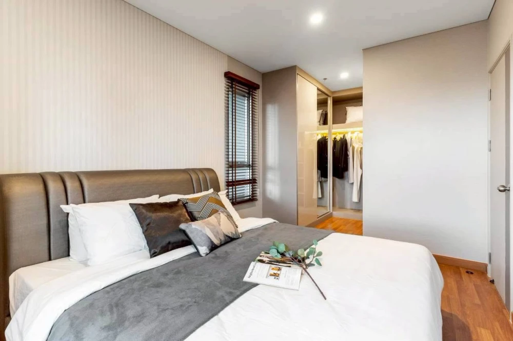 For rent: Lumpini Place Taopoon Interchange, fully furnished unit with complete amenities. Great value! Book now, don't miss out!