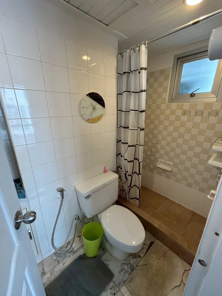 For rent: Lumpini Place Watercliff, corner unit with no shared walls on two sides. Very few occupants on the entire floor, extremely quiet and private