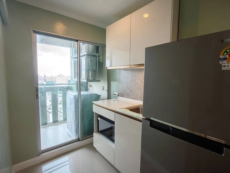For rent: Lumpini Place Rama 9-Ratchada, panoramic view, decorated in a cozy, minimalist style, simple, warm, with attention to every detail. Reserve