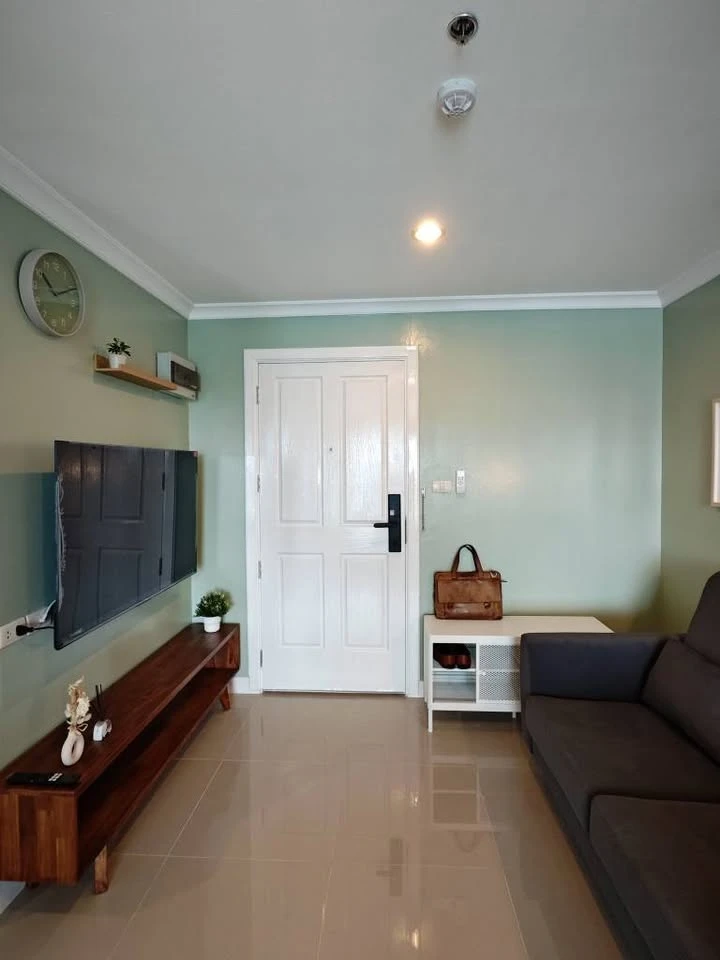 For rent: Lumpini Place Rama 9-Ratchada, panoramic view, decorated in a cozy, minimalist style, simple, warm, with attention to every detail. Reserve