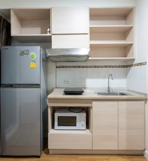 For rent: Lumpini Place Ratchayothin. Fully furnished with built-in furniture. Excellent condition. Every space is utilized efficiently. Book now!