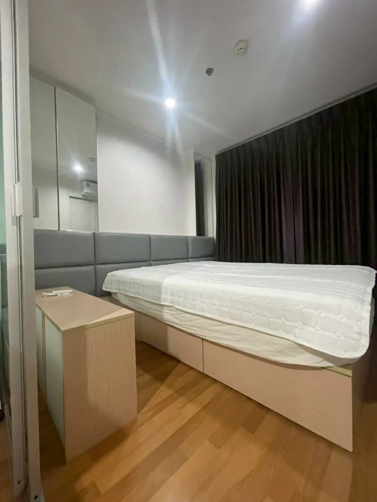 For rent: Lumpini Place Ratchayothin. Fully furnished with built-in furniture. Excellent condition. Every space is utilized efficiently. Book now!