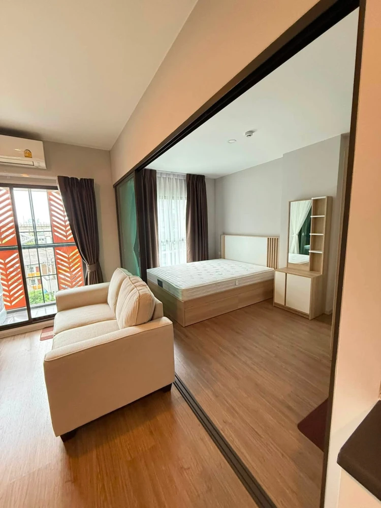 For rent: Lumpini Selected Charan 65 - Sirindhorn Station, 1 bedroom, 1 bathroom. Great location, convenient transportation. Don't miss out!