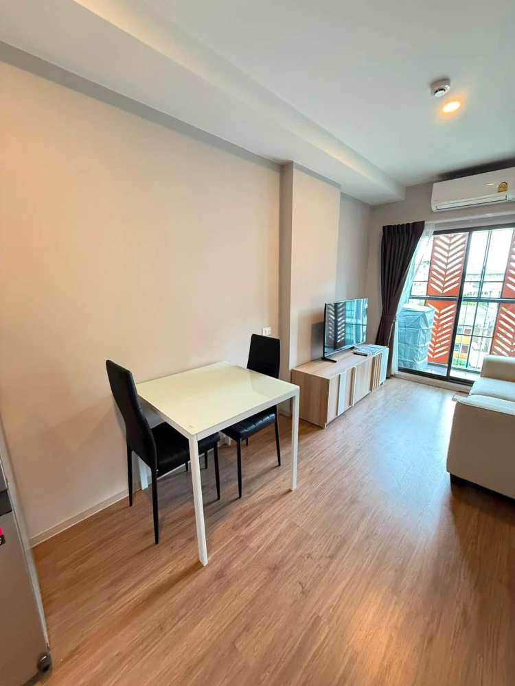 For rent: Lumpini Selected Charan 65 - Sirindhorn Station, 1 bedroom, 1 bathroom. Great location, convenient transportation. Don't miss out!