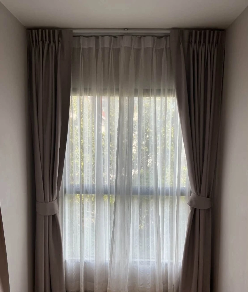 For rent: Lumpini Selected Charan 65 - Sirindhorn Station. Nice room with high-quality built-in furniture. Don't miss out!