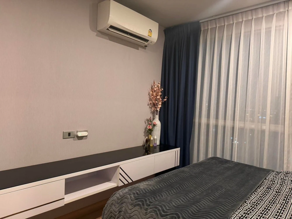 For rent: Lumpini Selected Sutthisan-Saphankwai, 16th floor, corner unit, fully furnished. Book now!
