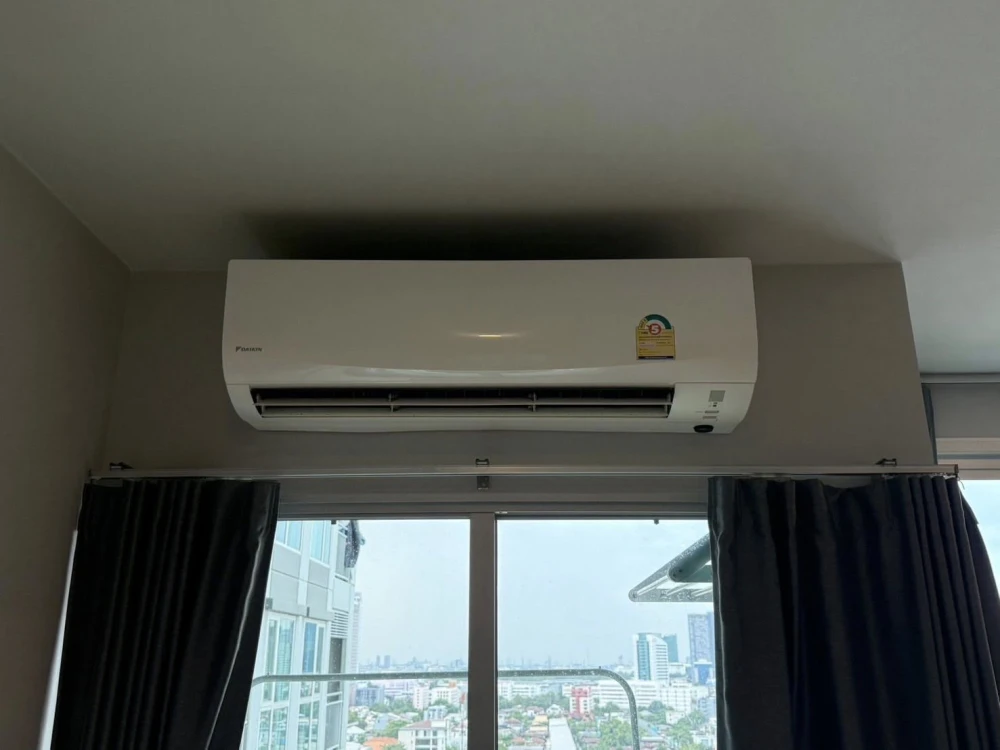 For rent: Lumpini Selected Suthisan-Saphan Khwai, fully furnished and equipped with appliances. Don't miss out!