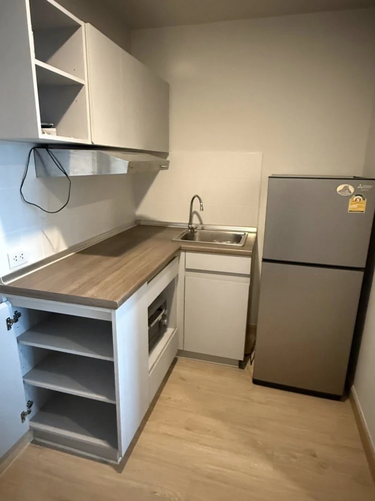For rent: Lumpini Selected Suthisan-Saphan Khwai, fully furnished and equipped with appliances. Don't miss out!