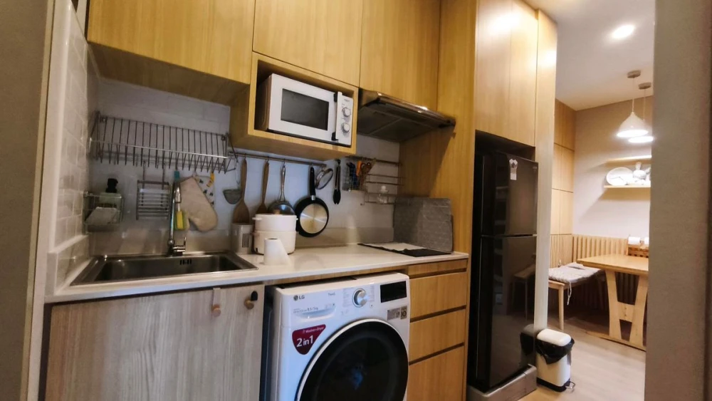 For rent: Lumpini Suite Phetchaburi-Makkasan, 24th floor, nice room, fully furnished, reserve now!