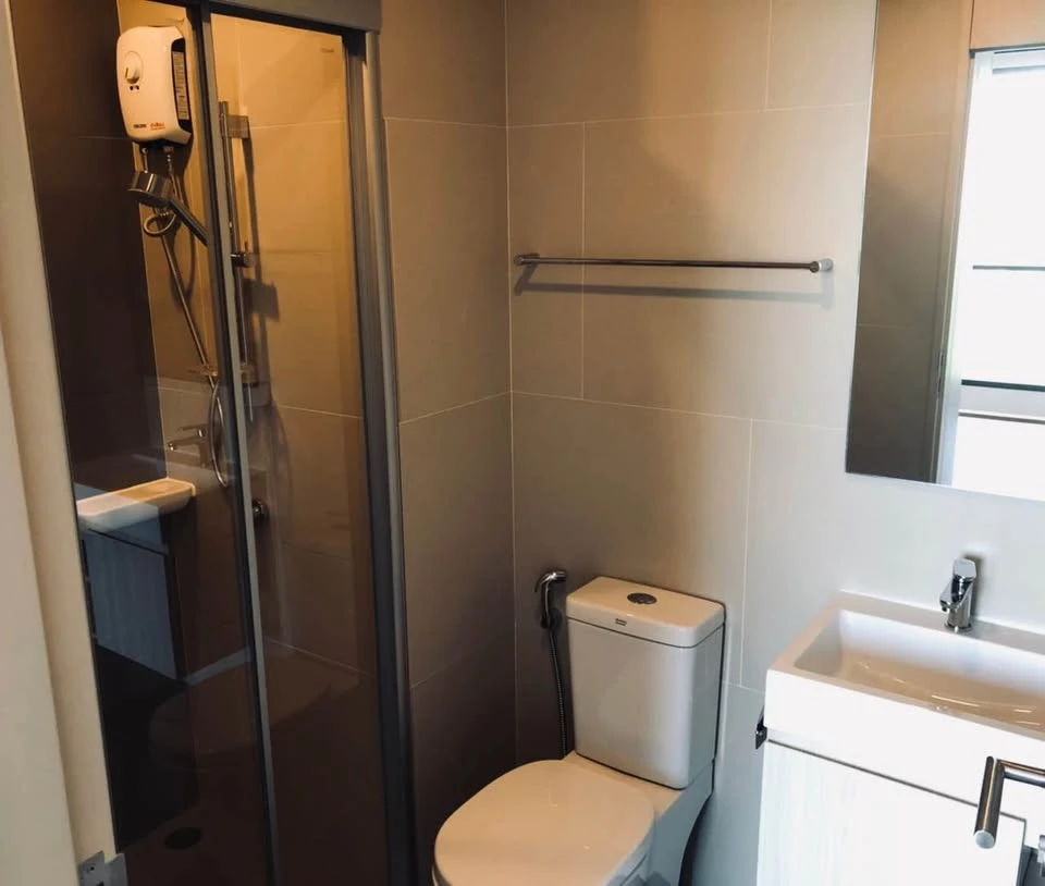 Lumpini suite Phetchaburi-Makkasan for rent, fully furnished with built-in furniture, complete amenities, book now!