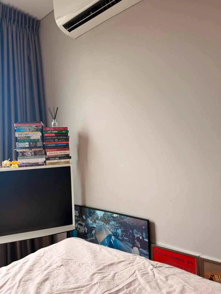 For rent: Lumpini Suite Phetchaburi-Makkasan. A lovely room with full furnishings and a view of the Baiyoke Tower. Don't miss out!