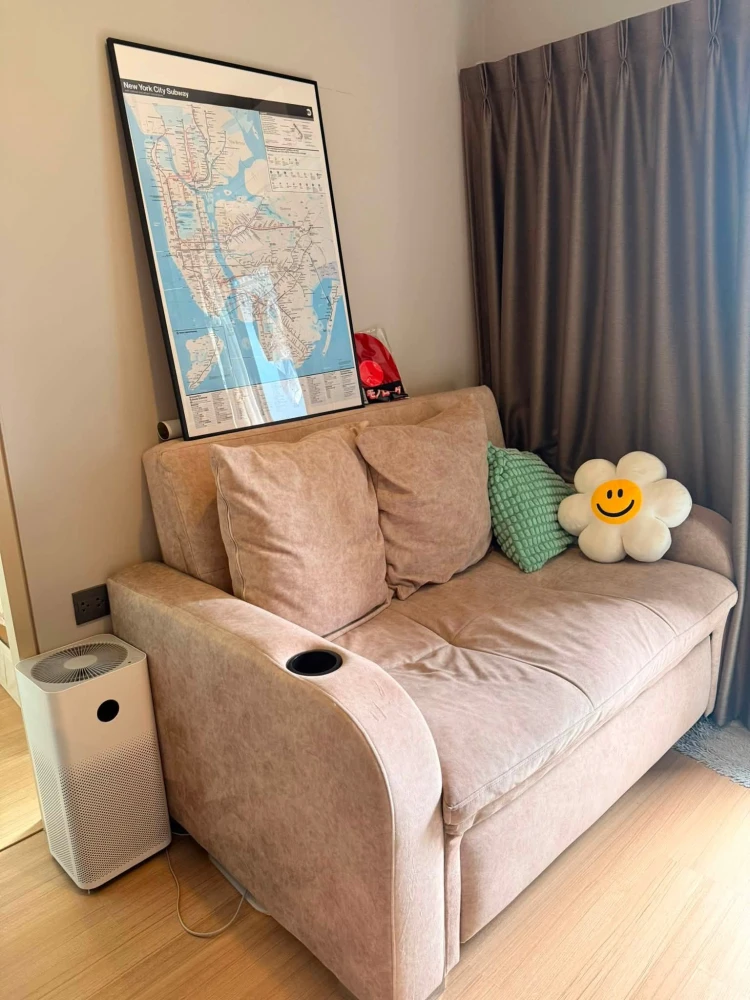 For rent: Lumpini Suite Phetchaburi-Makkasan. A lovely room with full furnishings and a view of the Baiyoke Tower. Don't miss out!