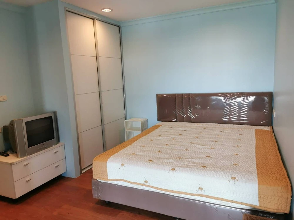 For rent: LUMPINI SUITE RATCHADA – RAMA 3, 8th floor, fully furnished, ready to move in. Book now!