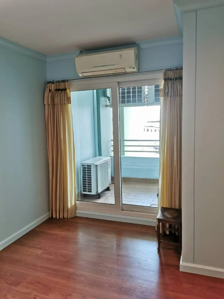 For rent: LUMPINI SUITE RATCHADA – RAMA 3, 8th floor, fully furnished, ready to move in. Book now!