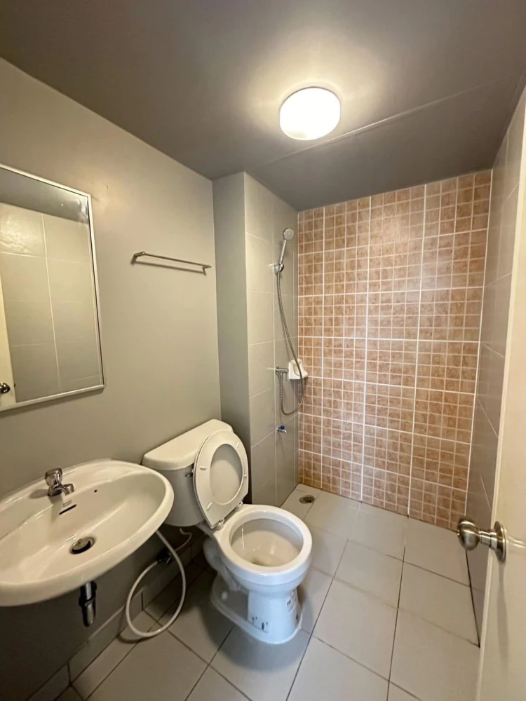 For rent: Lumpini Township Rangsit Klong 1, 2 bedrooms, spacious living area, fully furnished. Book now!