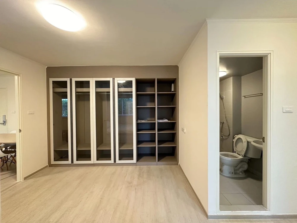 For rent: Lumpini Township Rangsit Klong 1, 2 bedrooms, spacious living area, fully furnished. Book now!
