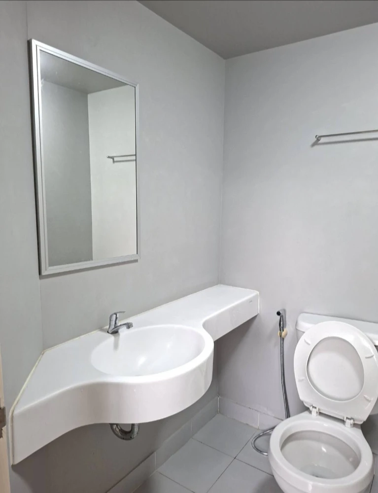 For rent: Lumpini Township Rangsit Klong 1, 2nd floor, partitioned room, fully furnished, nice to live in, reserve now, hurry!