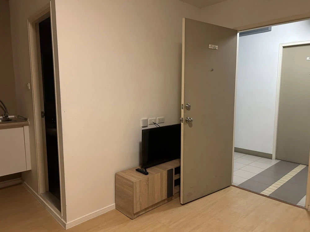 For rent: Lumpini Township Rangsit Klong 1, 2nd floor, corner room, fully furnished, nice to live in, reserve now.