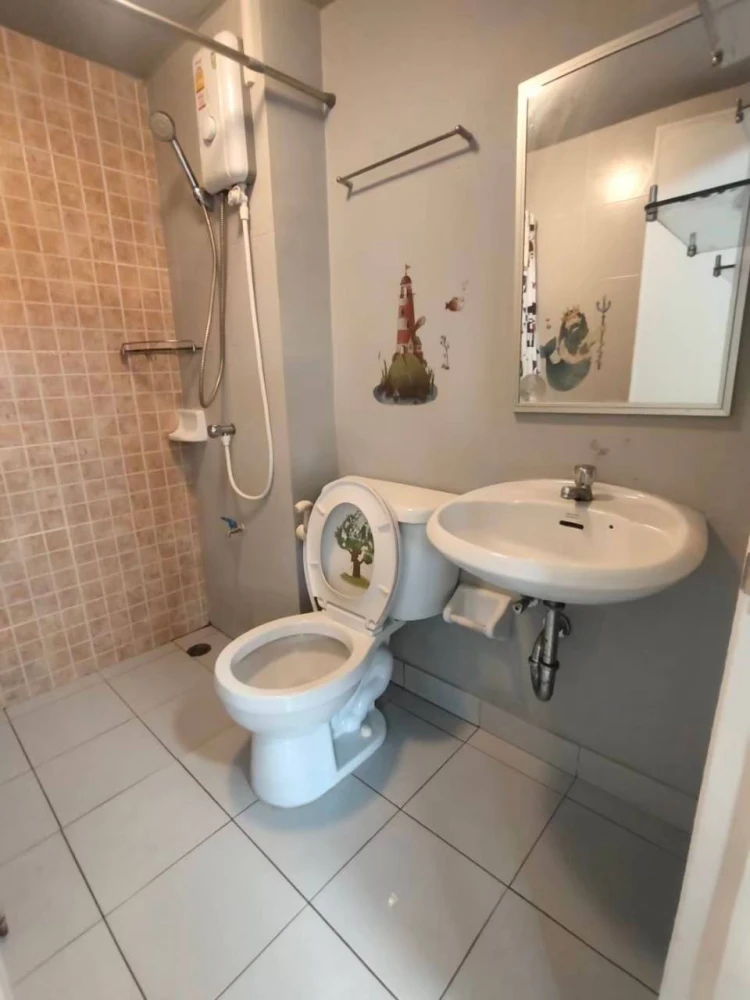 For rent: Lumpini Township Rangsit Klong 1, 2nd floor, fully furnished room, nice to live in. If interested, hurry and reserve now. Urgent!