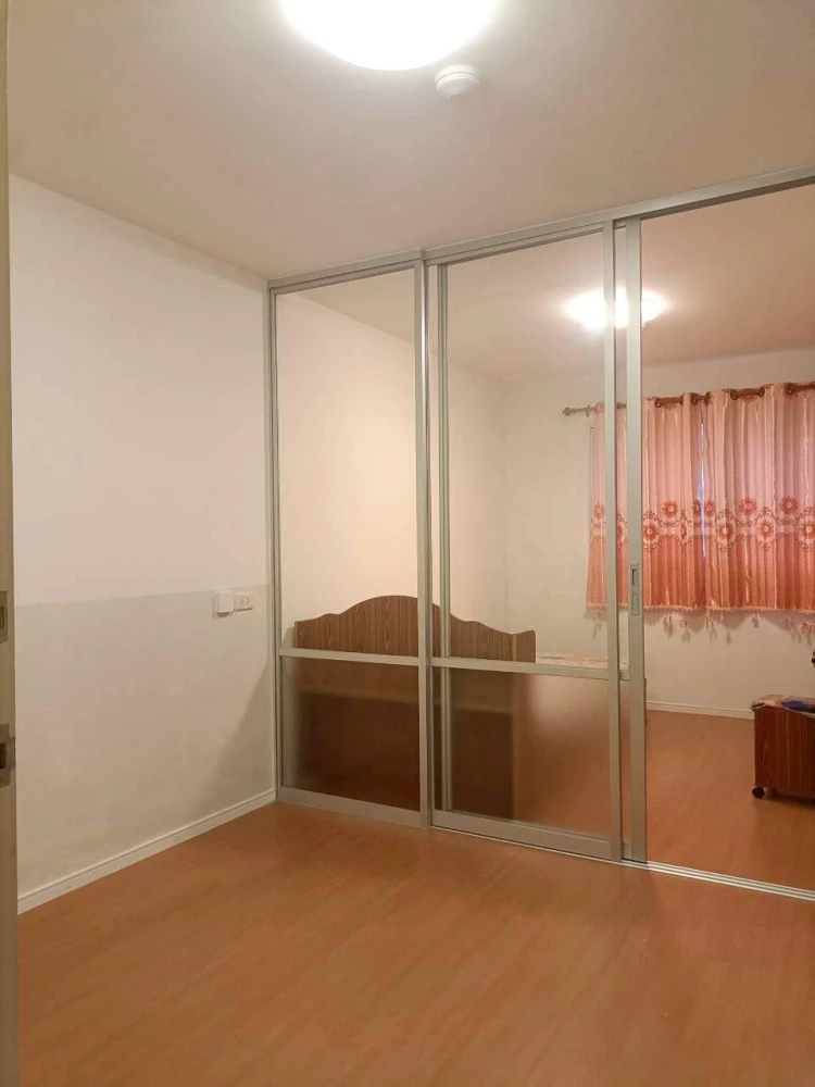 For rent: Lumpini Township Rangsit Klong 1, 3rd floor, partitioned room, fully furnished, ready to move in. Reserve now.
