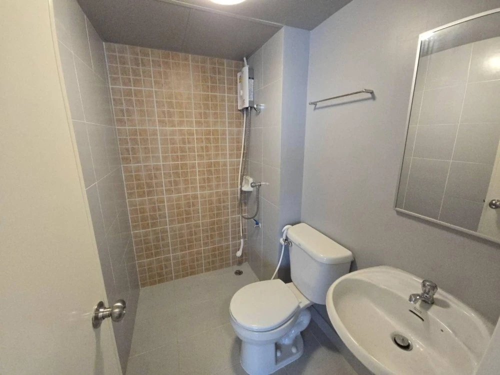 For rent: Lumpini Township Rangsit Klong 1, 3rd floor, fully furnished room, ready to move in, reserve now, don't miss out.