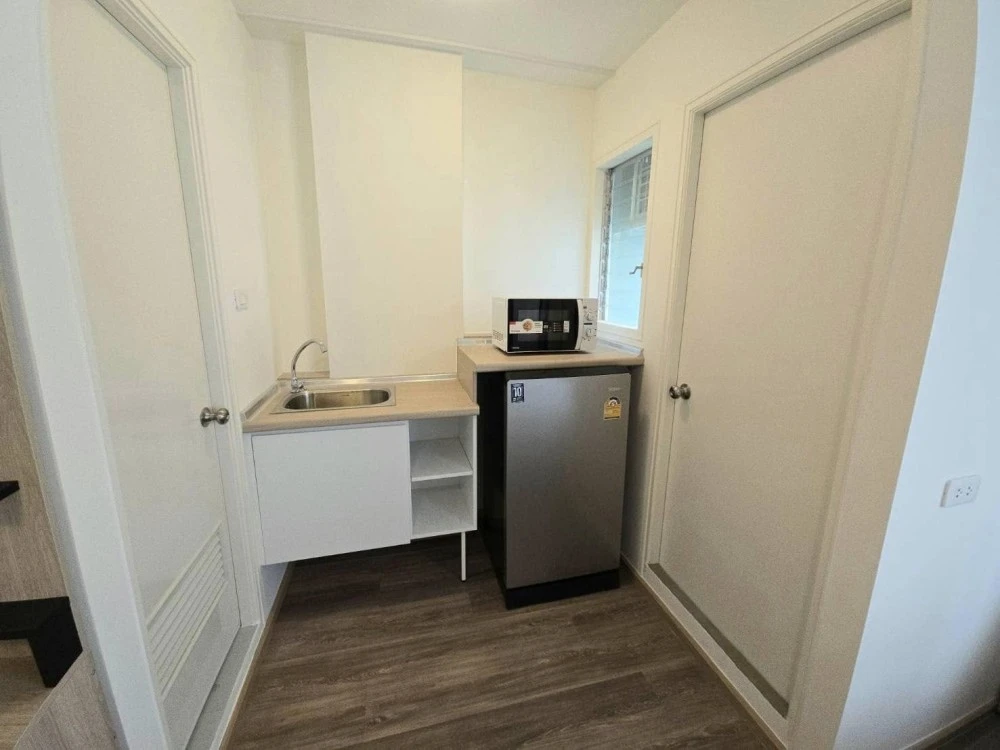 For rent: Lumpini Township Rangsit Klong 1, 3rd floor, fully furnished room, ready to move in, reserve now, don't miss out.