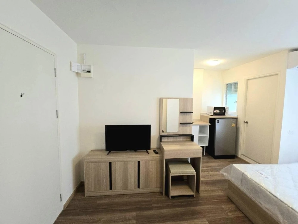 For rent: Lumpini Township Rangsit Klong 1, 3rd floor, fully furnished room, ready to move in, reserve now, don't miss out.
