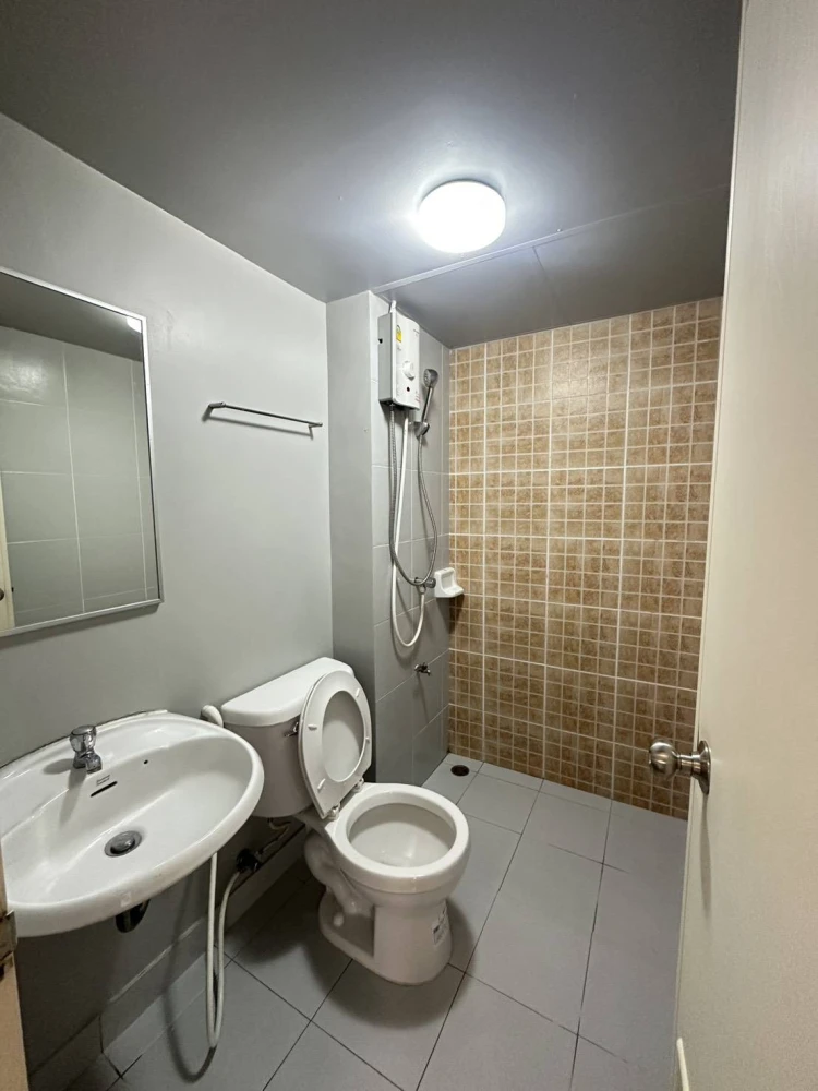 For rent: Lumpini Township Rangsit Klong 1, 3rd floor, fully furnished room, ready to move in, reserve now, don't wait.