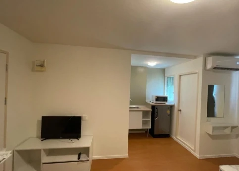 For rent: Lumpini Township Rangsit Klong 1, 4th floor, nice room, fully furnished, book now.