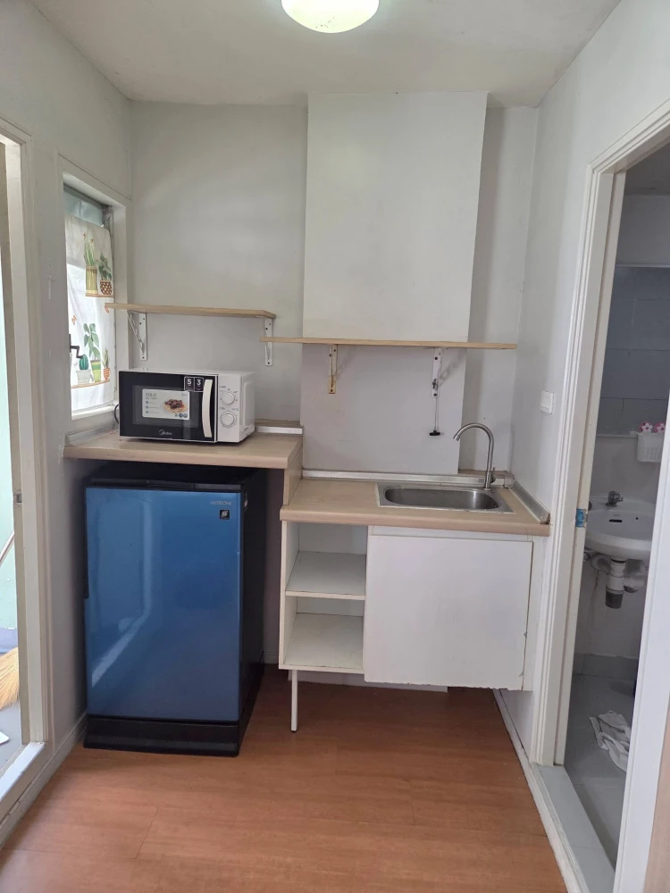 For rent: Lumpini Township Rangsit Klong 1, 4th floor, fully furnished, comfortable unit. Book now, don't miss out!