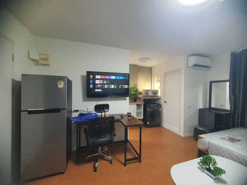 For rent: Lumpini Township Rangsit Klong 1, 4th floor, fully furnished, comfortable unit. Book now!