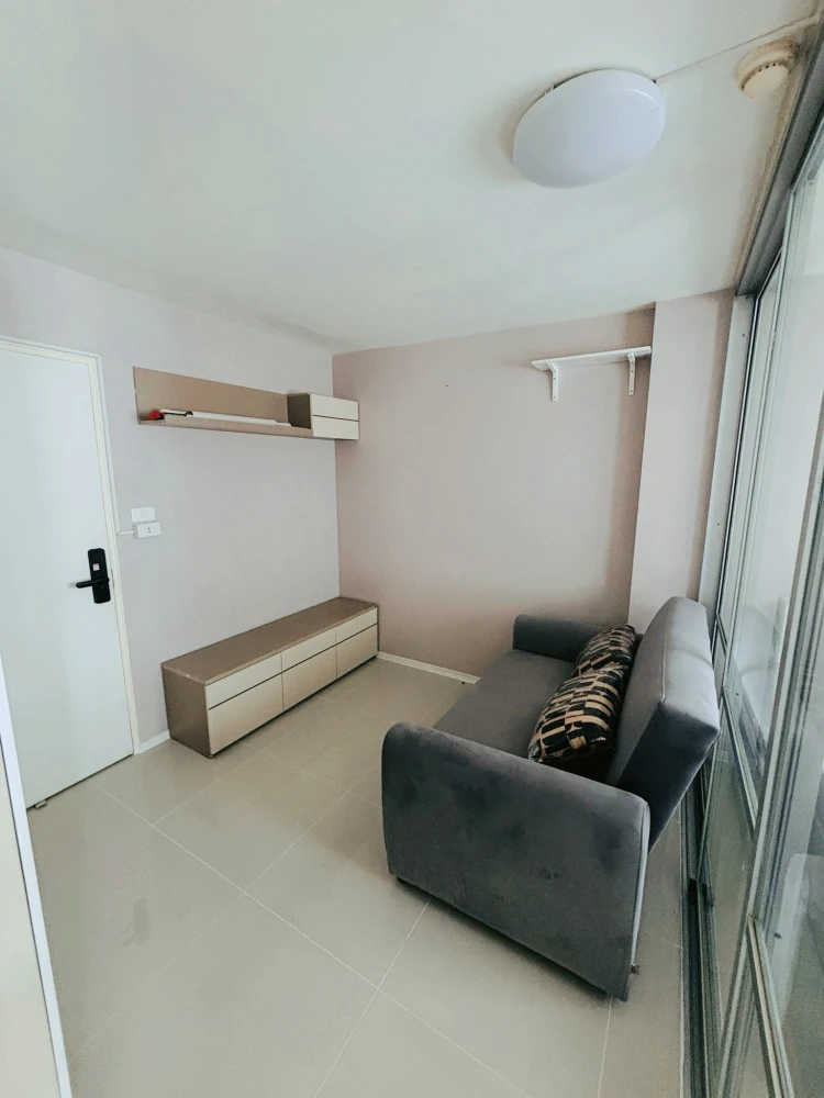 For rent: Lumpini Township Rangsit Klong 1, 4th floor, nice room, fully furnished. Interested? Hurry and reserve now!